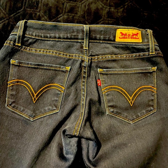 Levi Skinny Jeans - Picture 3 of 4